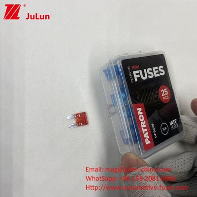 Ciężarówki Offroad Blade Fuse Boxed 10A 32V Wyłączniki obwodne dla pojazdów elektrycznych 0337 0237 0899 0999 0299