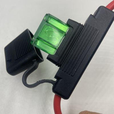 Utrzymujący bezpiecznik samochodowy nadaje się do systemów energetycznych 60A 80A 15A 30A 7A 8A 5A 2A w samochodach bezpiecznik może być dopasowany zgodnie z wymaganiami klienta