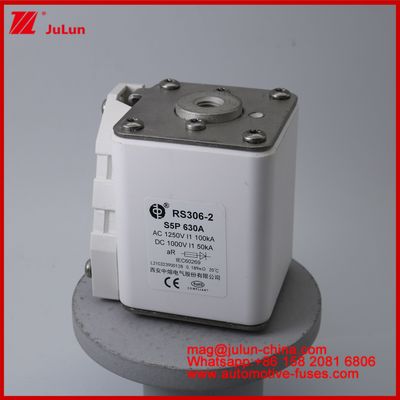 RS306-2 S5P 630A Pociąg pojazdu elektrycznego kwadratowy karemiczny bezpiecznik EV lub HEV Pociąg pojazdu elektrycznego DC dla EV HEV AC1250V 100KA DC1000V 50KA AR