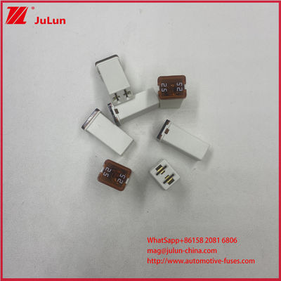 Pojazd 32VDC Przerywacze obwodów Mini samochodowe bezpieczniki 25A 32V Kobiety Terminals Square Plug-In Złącze bezpiecznik dla pojazdów 0495025.ZXA