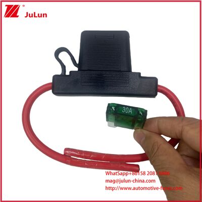 Mini Blade Fuse Cutout Fuse Holder 30A 32V Wire Harness Fuse Holder Rating Voltage Zaprojektowany w celu zapewnienia bezpiecznej i bezpiecznej ochrony bezpieczników w obwodach elektrycznych