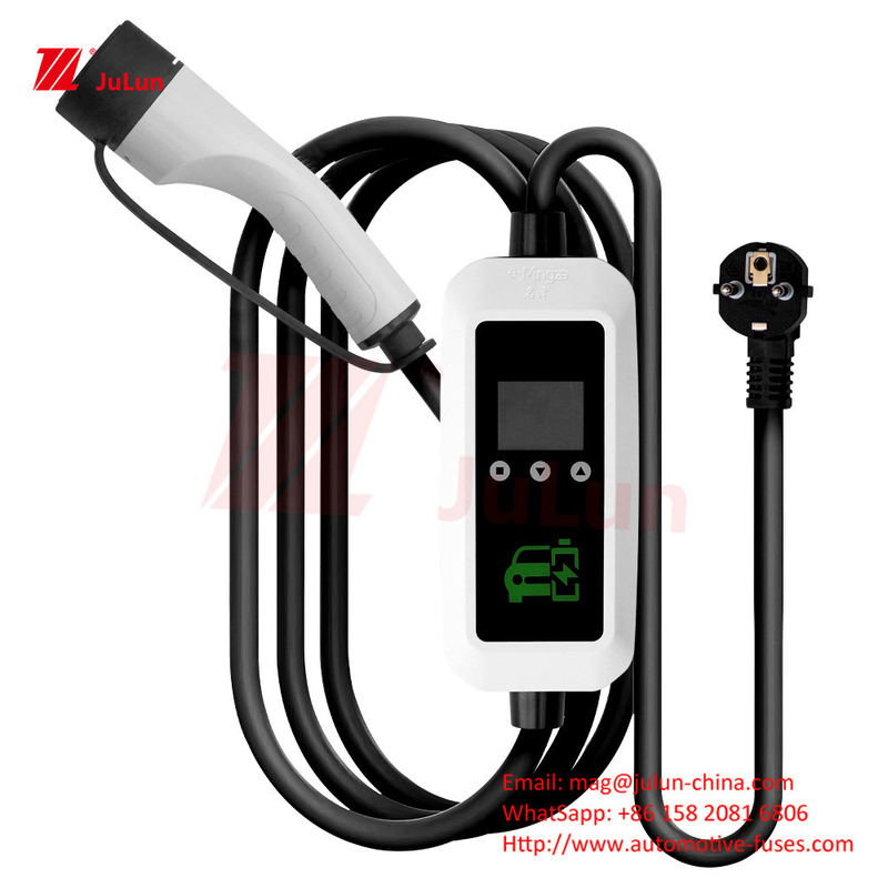 Nowy pistolet do ładowania energii Europejski standardowy pistolet do ładowania typu 2 Ładowarka EV 7KW Przenośna ładowarka pokładowa