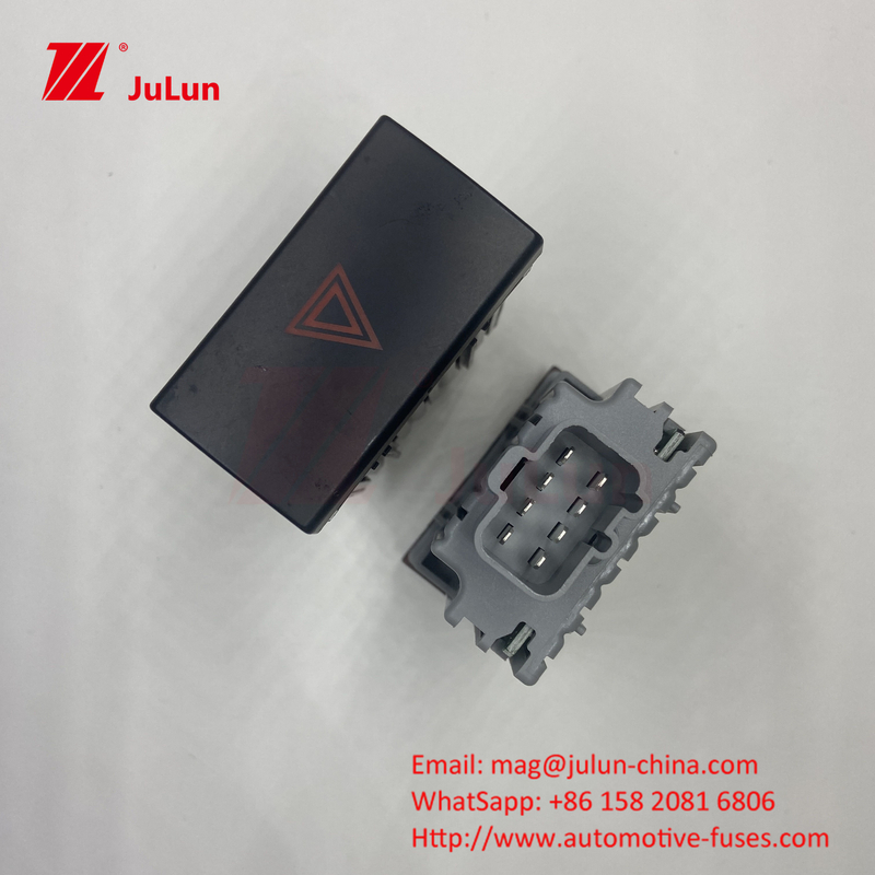 Ford Truck BC45-13A350-BA Truck Push-Button Hazard Switch Nowoczesny przełącznik awaryjny 299.HY1S0893790-3k000FZ
