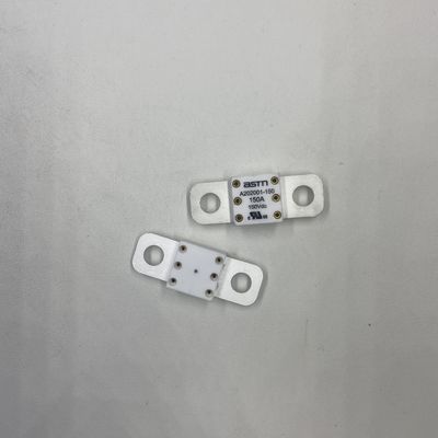 Ochrona 350A 150VDC Niewielkie ceramiczne bezpieczniki samochodowe Wysoki prąd nominalny Zalecany napięty moment obrotowy 11-13N·m